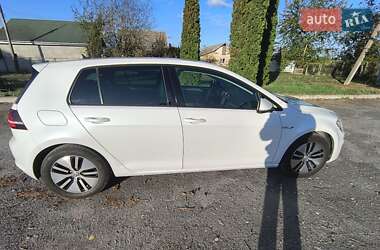 Хетчбек Volkswagen e-Golf 2014 в 