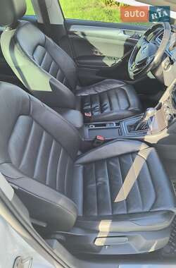 Хетчбек Volkswagen e-Golf 2014 в 