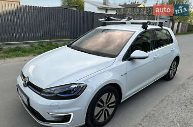 Хэтчбек Volkswagen e-Golf 2019 в 