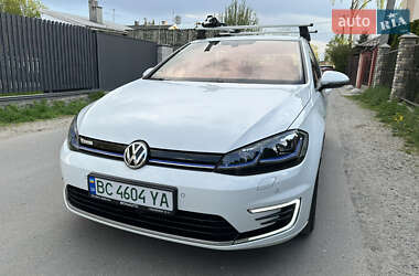 Хэтчбек Volkswagen e-Golf 2019 в 