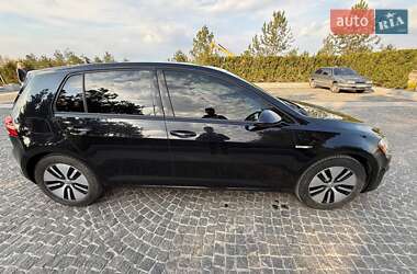Хетчбек Volkswagen e-Golf 2016 в 