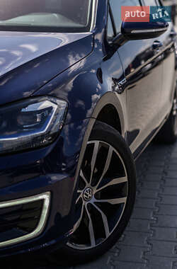 Хетчбек Volkswagen e-Golf 2019 в 