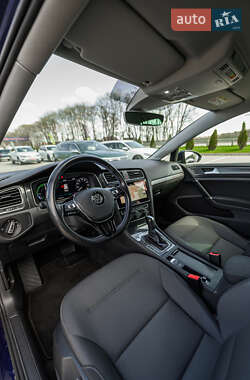 Хетчбек Volkswagen e-Golf 2019 в 