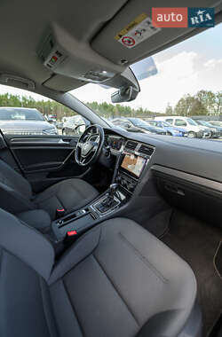 Хетчбек Volkswagen e-Golf 2019 в 