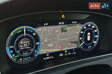 Хетчбек Volkswagen e-Golf 2017 в 