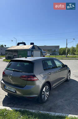 Хетчбек Volkswagen e-Golf 2015 в 