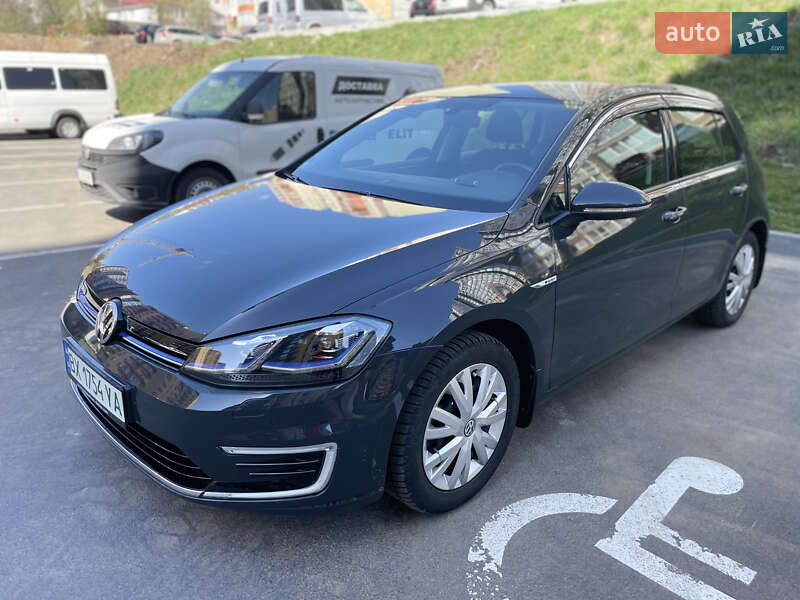 Хэтчбек Volkswagen e-Golf 2020 в 