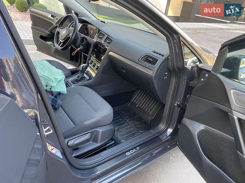 Хэтчбек Volkswagen e-Golf 2020 в Хмельницком