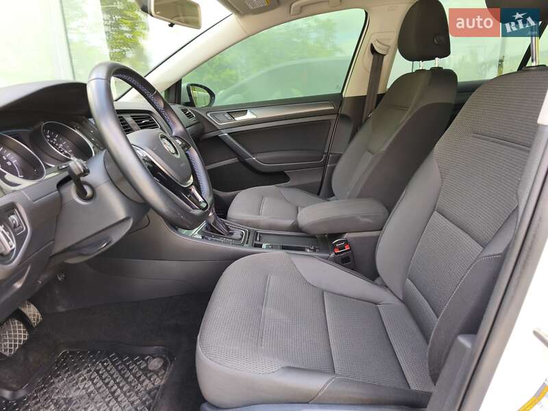 Хэтчбек Volkswagen e-Golf 2019 в Днепре