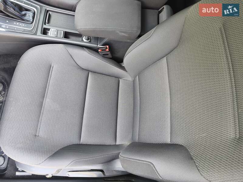 Хэтчбек Volkswagen e-Golf 2019 в Днепре