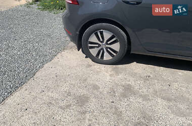 Хэтчбек Volkswagen e-Golf 2020 в 