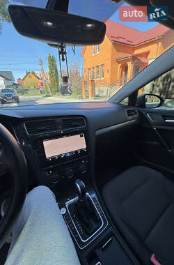 Хетчбек Volkswagen e-Golf 2019 в 