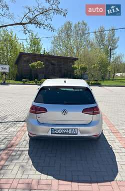 Хэтчбек Volkswagen e-Golf 2014 в 