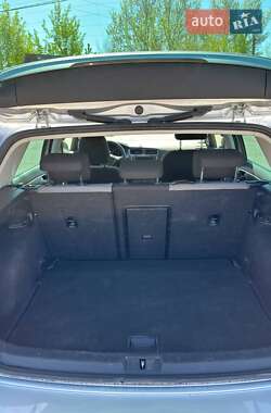 Хэтчбек Volkswagen e-Golf 2014 в 