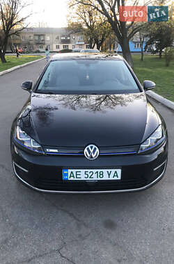 Хэтчбек Volkswagen e-Golf 2016 в 