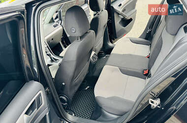 Хэтчбек Volkswagen e-Golf 2016 в 