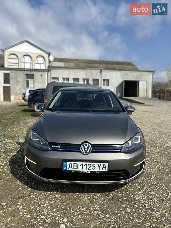 Хэтчбек Volkswagen e-Golf 2014 в 