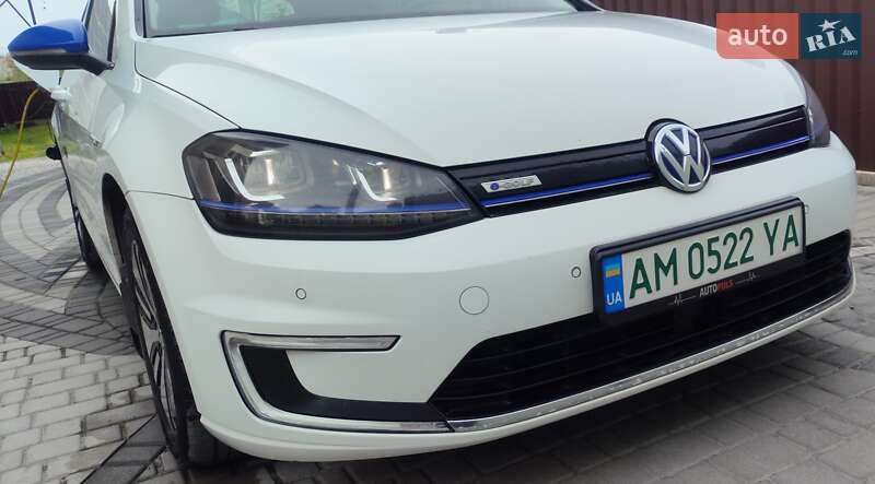 Хэтчбек Volkswagen e-Golf 2015 в Звягеле
