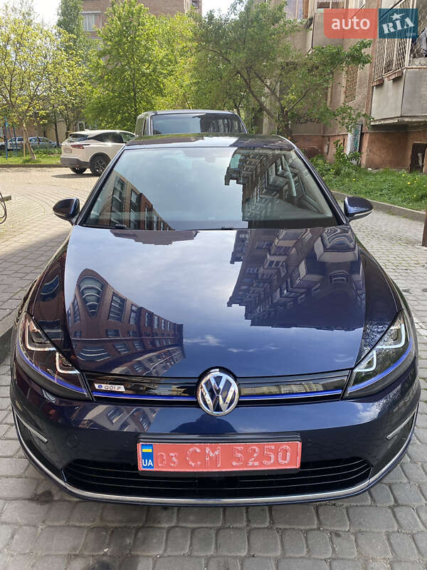 Хэтчбек Volkswagen e-Golf 2015 в Ивано-Франковске