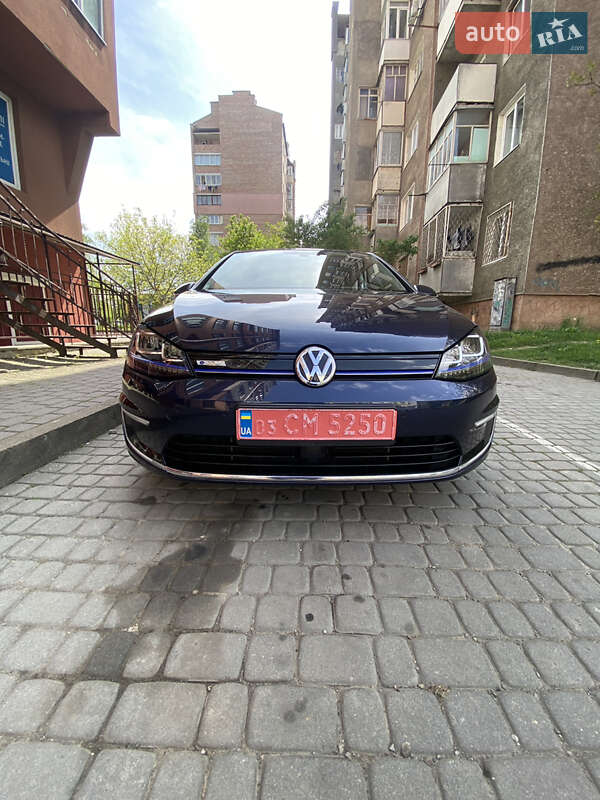Хэтчбек Volkswagen e-Golf 2015 в Ивано-Франковске