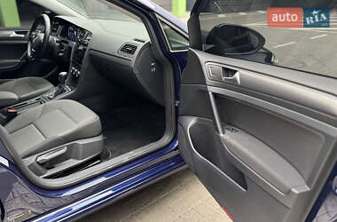 Хетчбек Volkswagen e-Golf 2020 в 