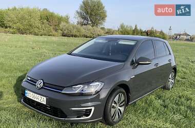Хэтчбек Volkswagen e-Golf 2019 в 