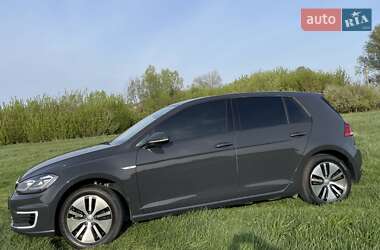 Хэтчбек Volkswagen e-Golf 2019 в 