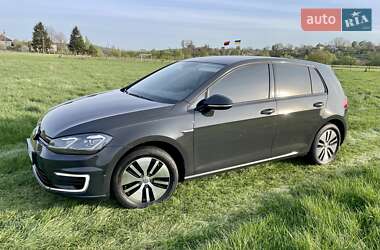 Хэтчбек Volkswagen e-Golf 2019 в 