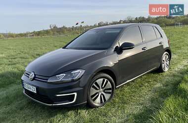 Хэтчбек Volkswagen e-Golf 2019 в 