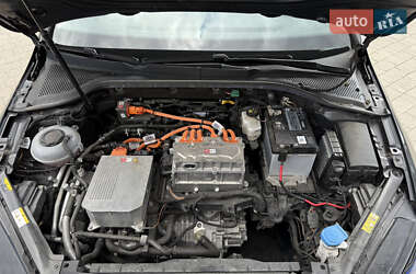 Хэтчбек Volkswagen e-Golf 2020 в 