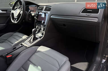 Хэтчбек Volkswagen e-Golf 2020 в 