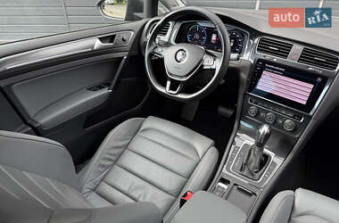 Хэтчбек Volkswagen e-Golf 2020 в 