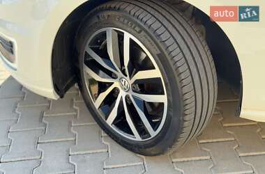 Хетчбек Volkswagen e-Golf 2020 в 