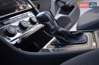 Хетчбек Volkswagen e-Golf 2020 в 