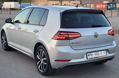 Хэтчбек Volkswagen e-Golf 2020 в 