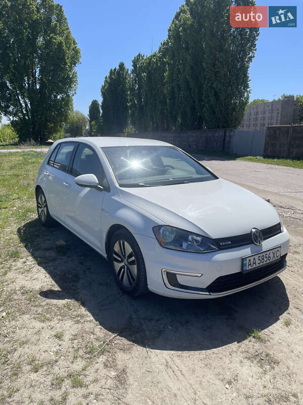 Хэтчбек Volkswagen e-Golf 2016 в Киеве