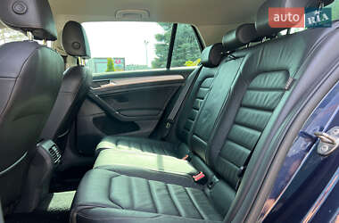 Хетчбек Volkswagen e-Golf 2015 в 