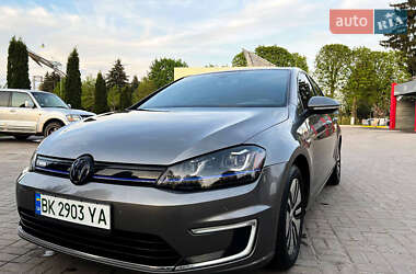 Хэтчбек Volkswagen e-Golf 2015 в 