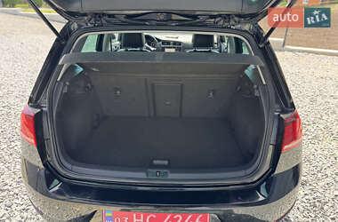 Хетчбек Volkswagen e-Golf 2018 в 