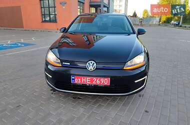 Хэтчбек Volkswagen e-Golf 2015 в 