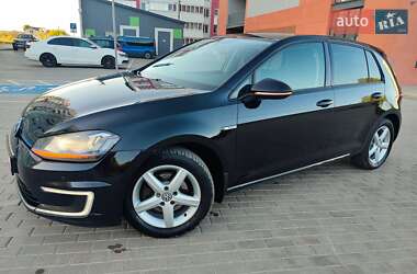 Хэтчбек Volkswagen e-Golf 2015 в 