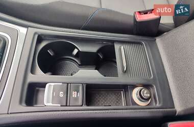 Хэтчбек Volkswagen e-Golf 2015 в 