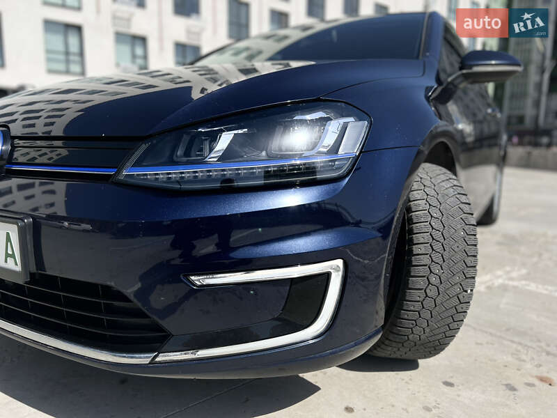 Хэтчбек Volkswagen e-Golf 2015 в Ровно