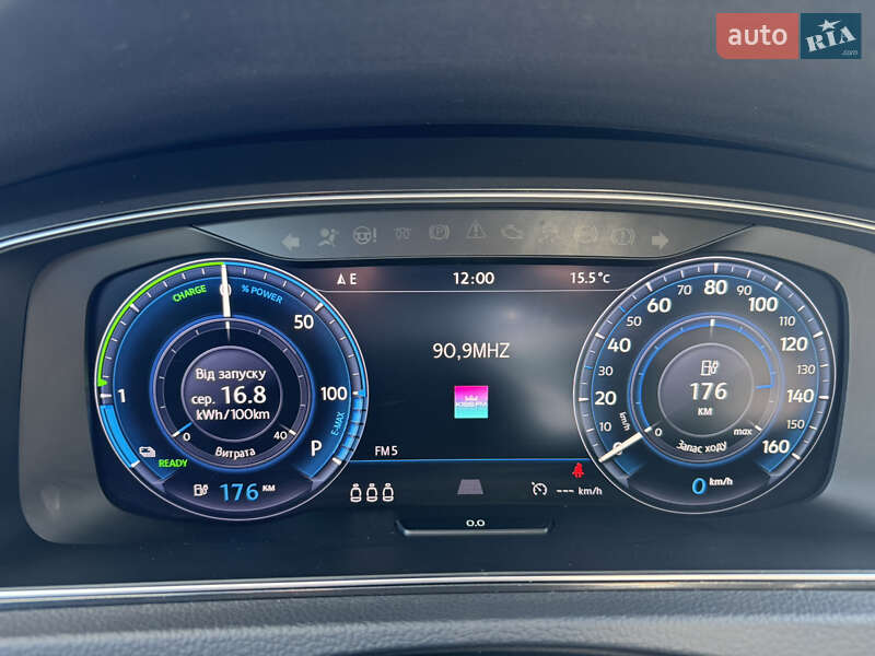 Хетчбек Volkswagen e-Golf 2017 в Вінниці