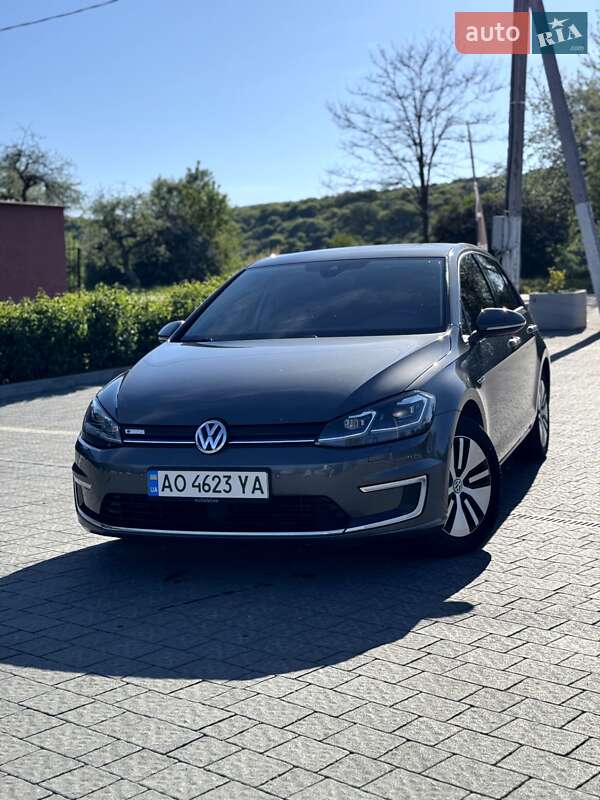 Хетчбек Volkswagen e-Golf 2017 в Великому Березному