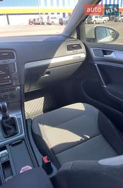Хетчбек Volkswagen e-Golf 2016 в 