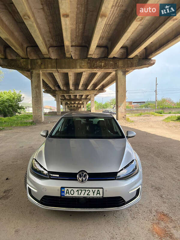 Хетчбек Volkswagen e-Golf 2016 в Мукачевому