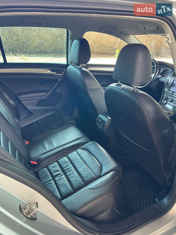 Хетчбек Volkswagen e-Golf 2016 в Мукачевому