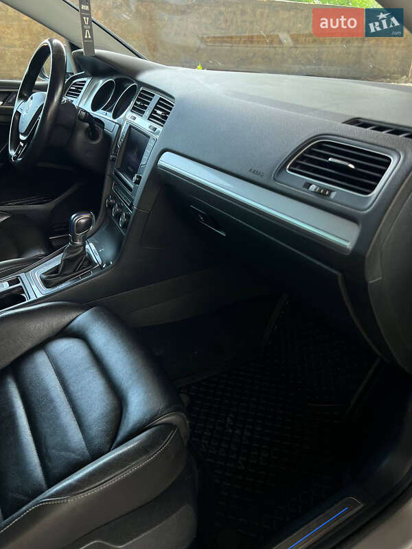 Хетчбек Volkswagen e-Golf 2016 в Мукачевому