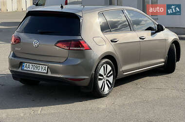 Хэтчбек Volkswagen e-Golf 2015 в 